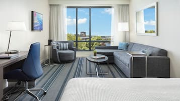 Escritorio, tabla de planchar con plancha y cunas gratuitas