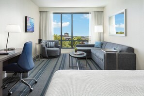 Deluxe Room, Multiple Beds, Non Smoking