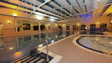 Indendørs pool