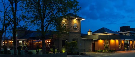 Façade de l’hébergement - soirée/nuit