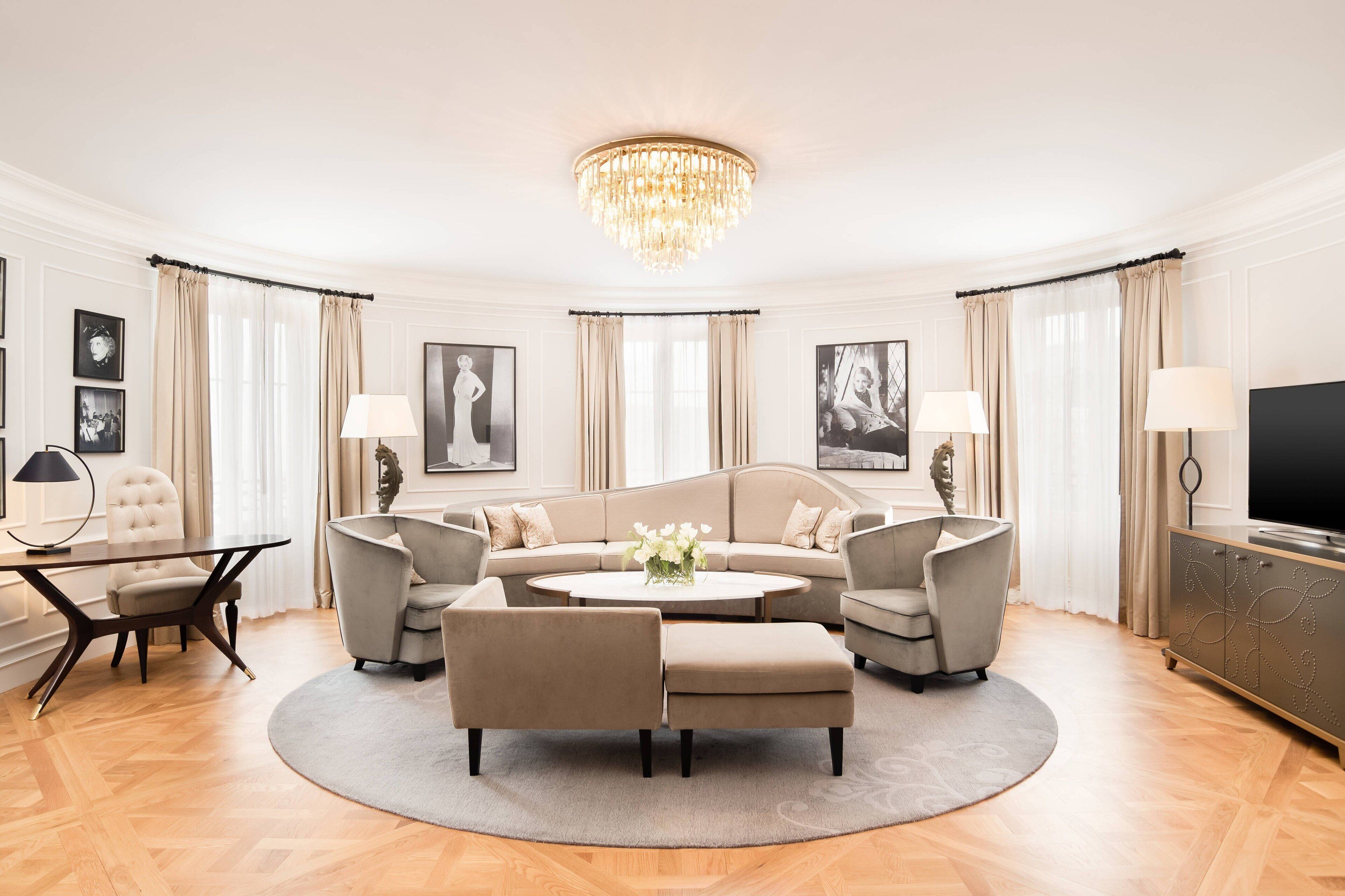 Suite, 1 habitación, vista al río (Bette Davis Suite) | Ropa de cama de alta calidad, edredón, camas con pillow-top y minibar 
