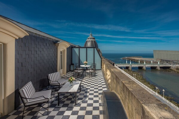 Premium bedding, down comforters, pillowtop beds, minibar - Hotel Maria Cristina, a Luxury Collection Hotel (San Sebastián)