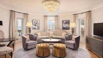 Een 50-inch ledtelevisie met satellietzenders en televisie