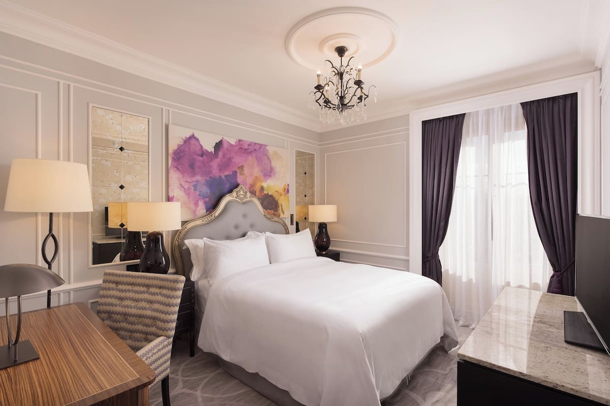 Chambre Classique, 1 grand lit, vue jardin | Literie de qualité supérieure, couette en duvet d'oie, surmatelas