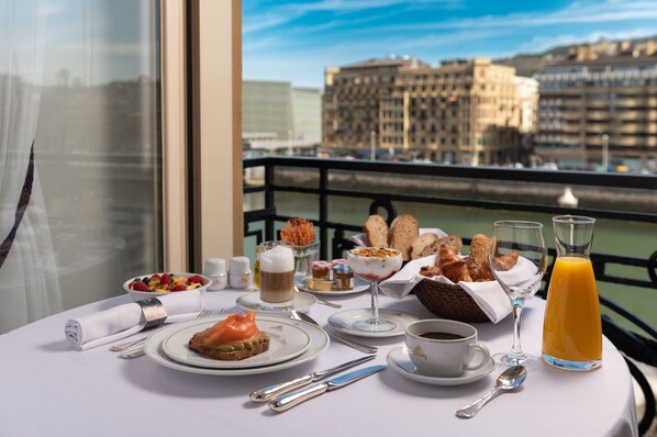 Daily full breakfast for a fee - Hotel Maria Cristina, a Luxury Collection Hotel (San Sebastián)