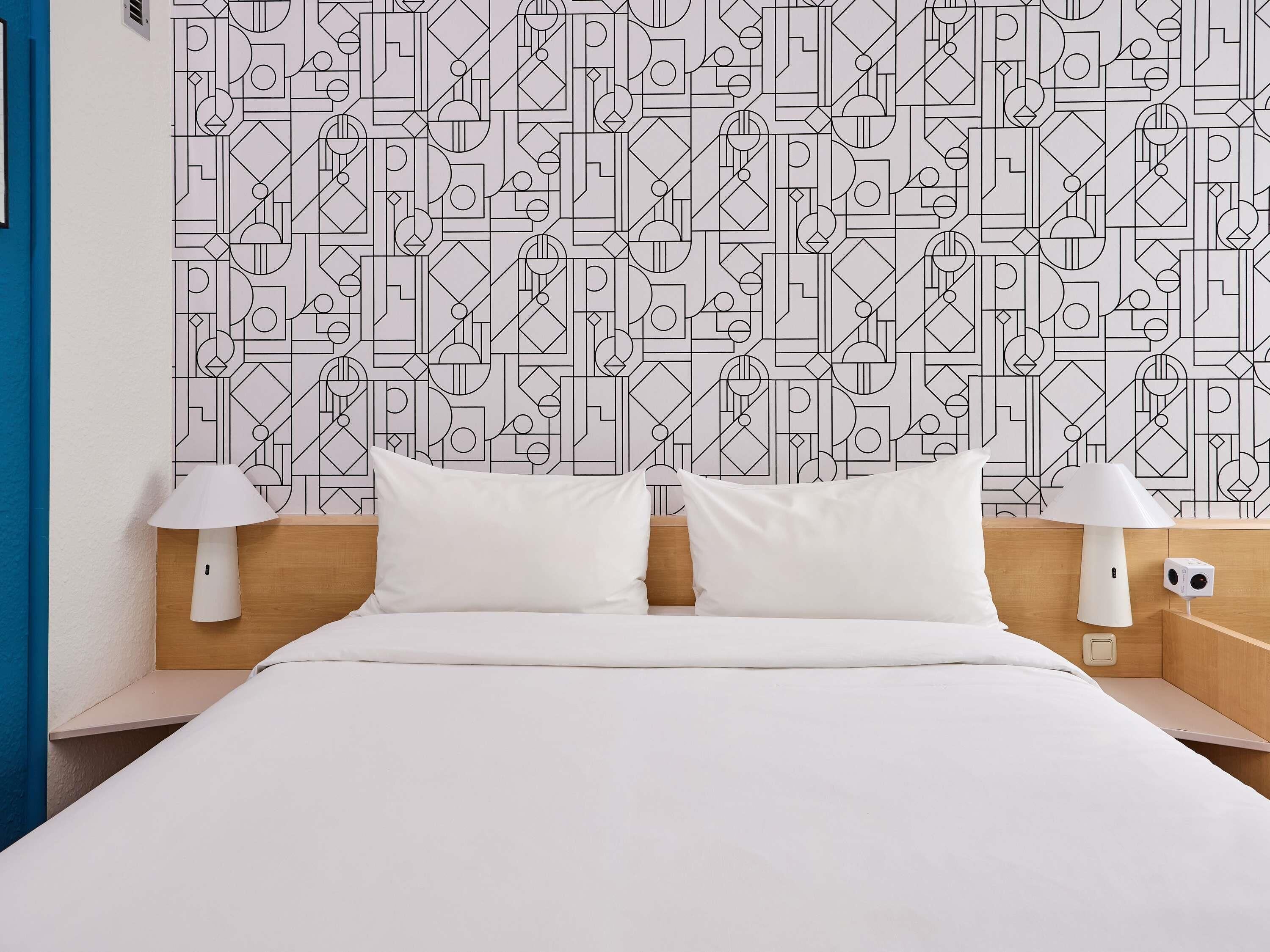 Standard-Doppelzimmer, 1 Doppelbett | Zimmersafe, Schreibtisch, Verdunkelungsvorhänge, kostenloses WLAN