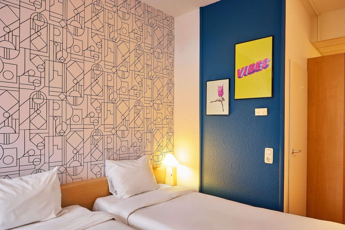 Standard Room, 2 Twin Beds | In-room safe, desk, blackout drapes, free WiFi