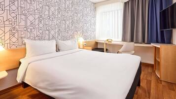 Standard Double Room, 1 Double Bed | In-room safe, desk, blackout drapes, free WiFi