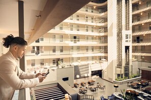 Hallway - Embassy Suites by Hilton Los Angeles Downey (Downey)