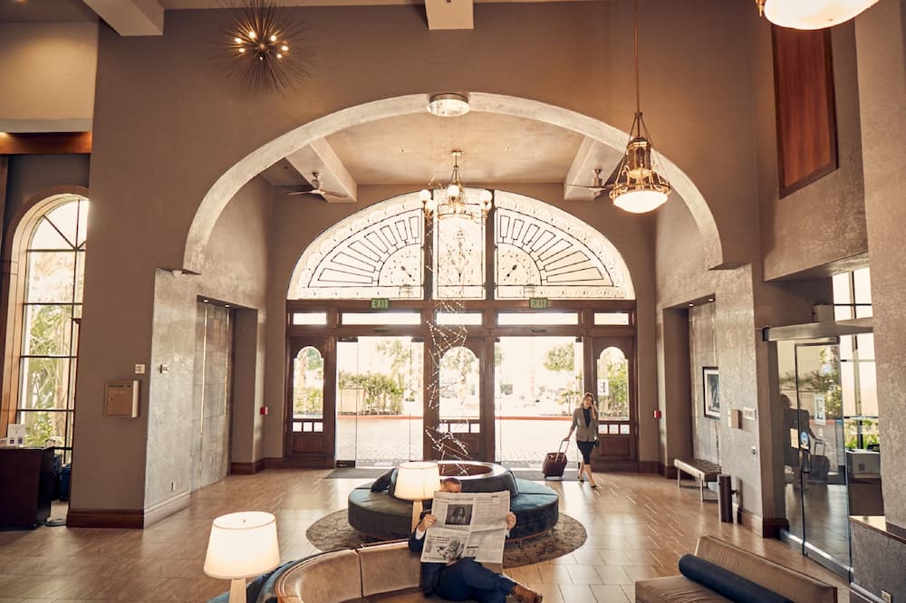 Embassy Suites by Hilton Los Angeles Downey