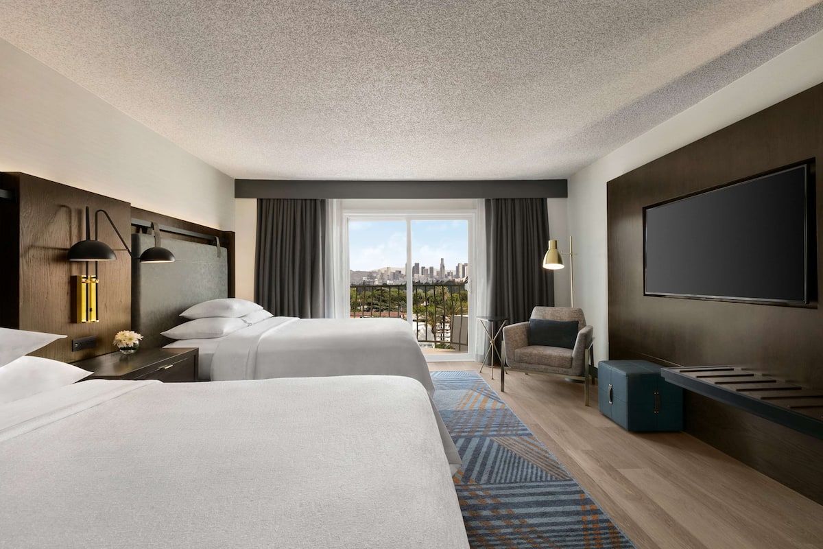 in-room safe, individually decorated, individually furnished, desk