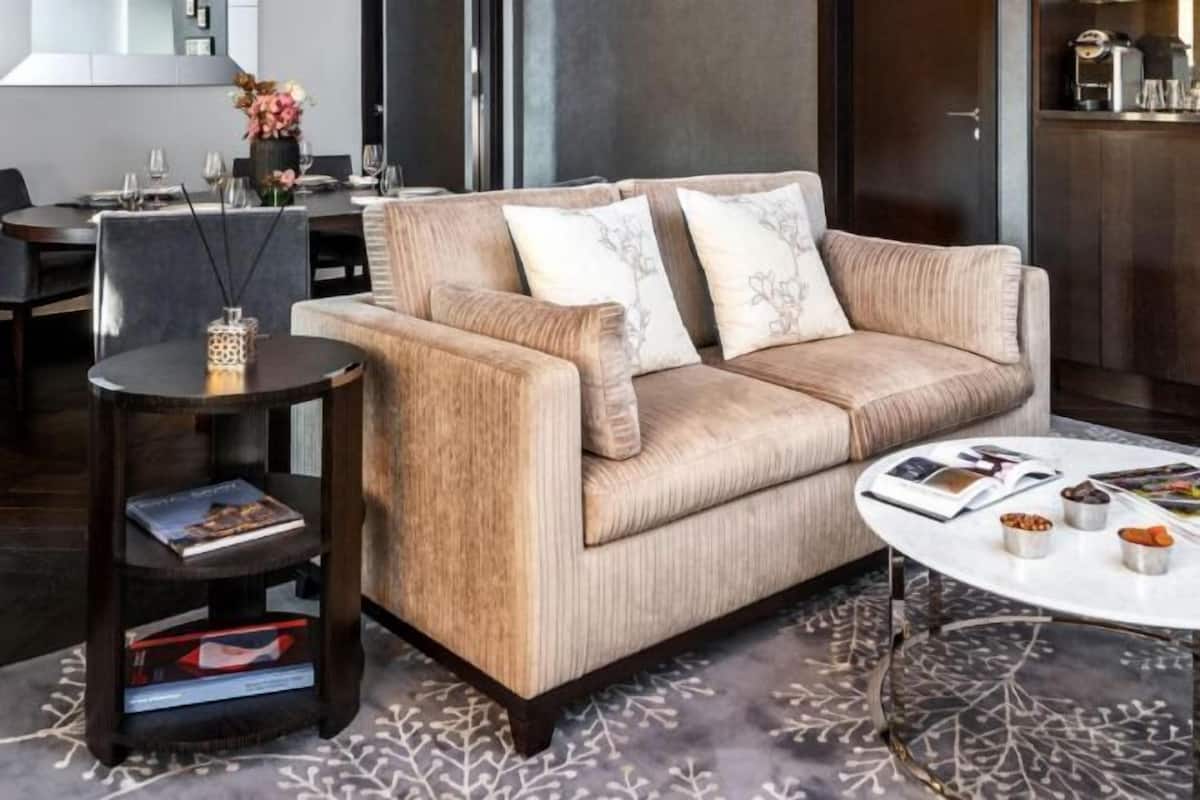 Living area | 50-cm LCD TV with cable channels, TV