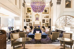 Sala de estar en el lobby