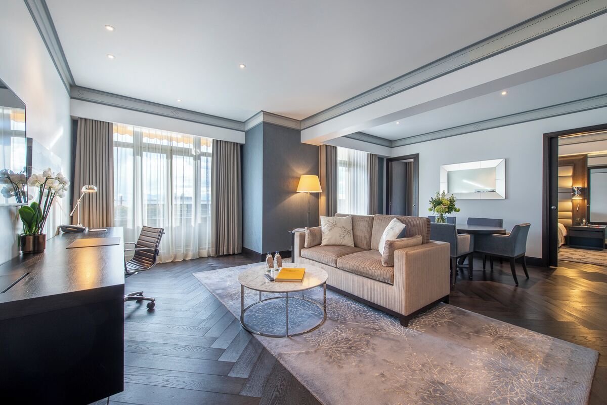 suite, lake view (savoy) | living area | 50-cm lcd tv with cable channels, tv