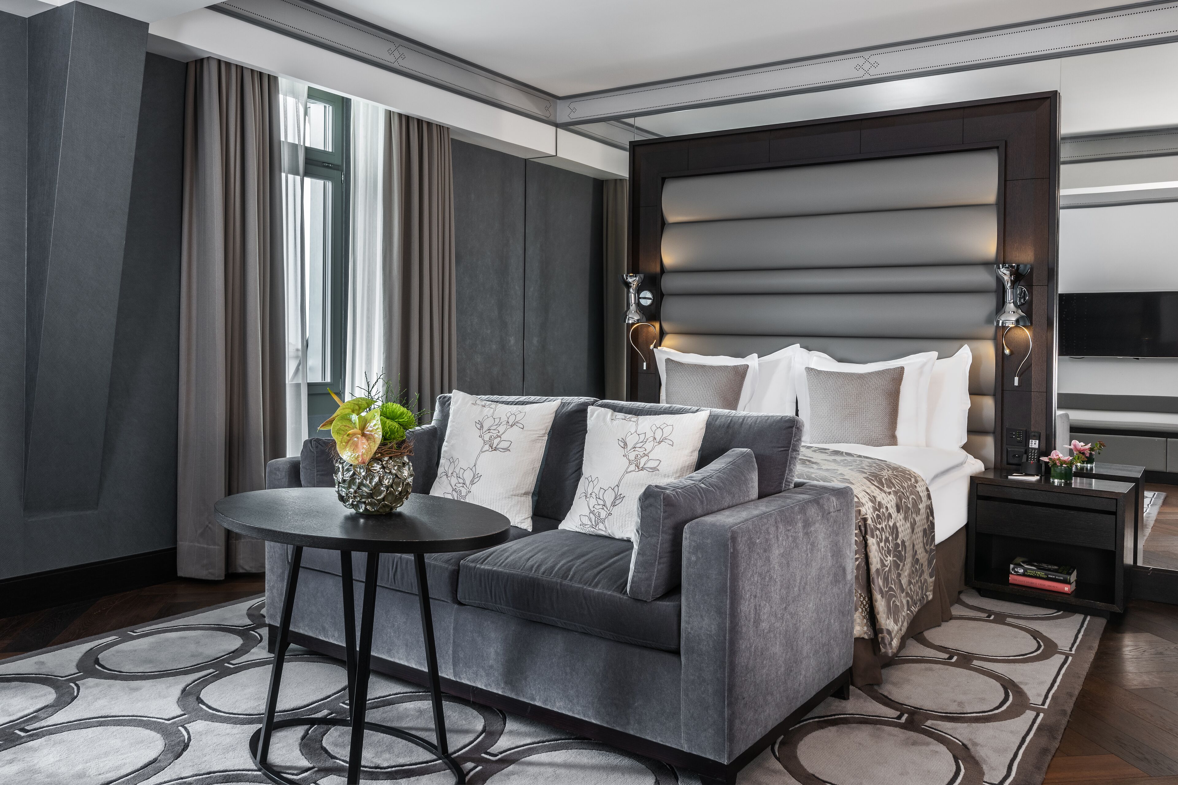 Literie hypoallergénique, minibar, coffres-forts dans les chambres