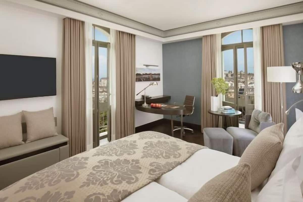 Ropa de cama hipoalergénica y minibar