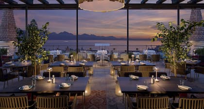 Royal Savoy Hotel & Spa