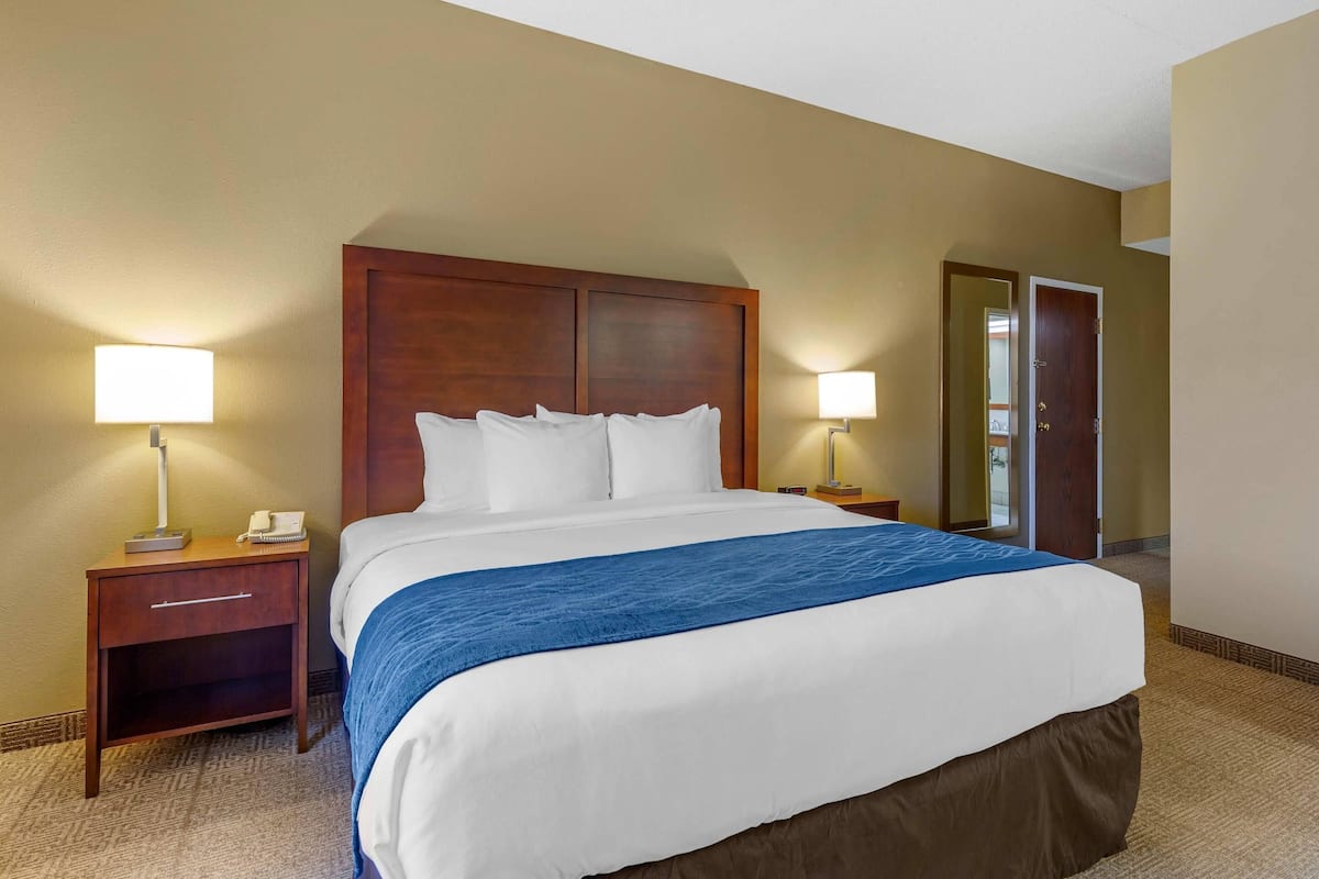 Premium bedding, pillowtop beds, desk, blackout drapes