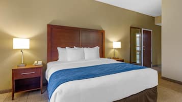 Standard Room, 1 King Bed, Non Smoking | Premium bedding, pillowtop beds, desk, blackout drapes