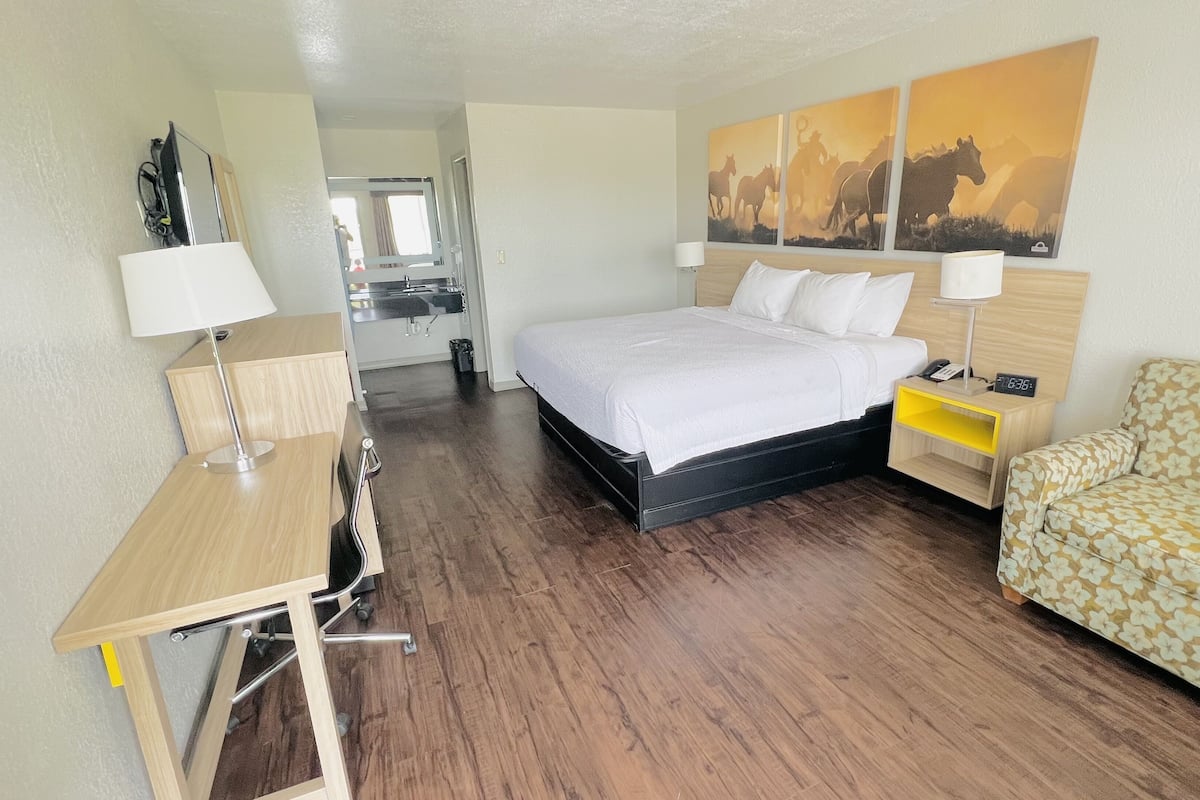 Desk, free WiFi, bed sheets, alarm clocks