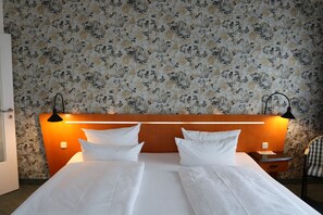 1 bedroom, desk, blackout curtains, rollaway beds