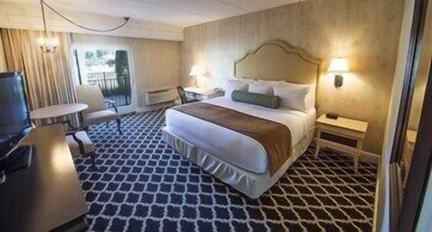 Literie de qualité supérieure, coffres-forts dans les chambres, bureau