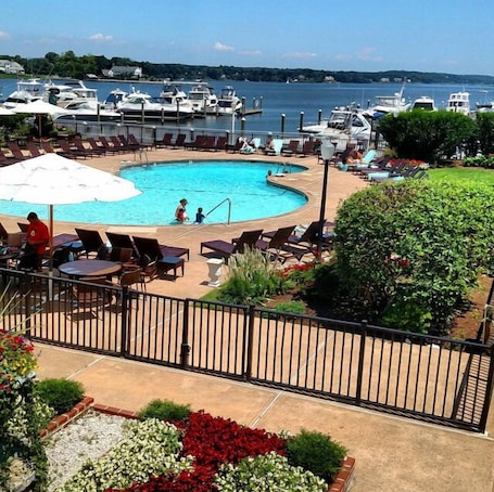 Seasonal outdoor pool. Molly Pitcher Inn