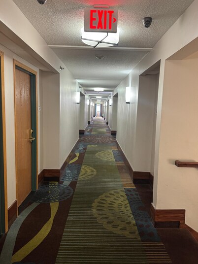 Baymont by Wyndham Mishawaka South Bend Area