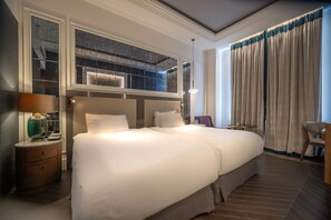 Deluxe Twin Room | Bộ đồ giường cao cấp, minibar, két bảo mật tại phòng, bàn 