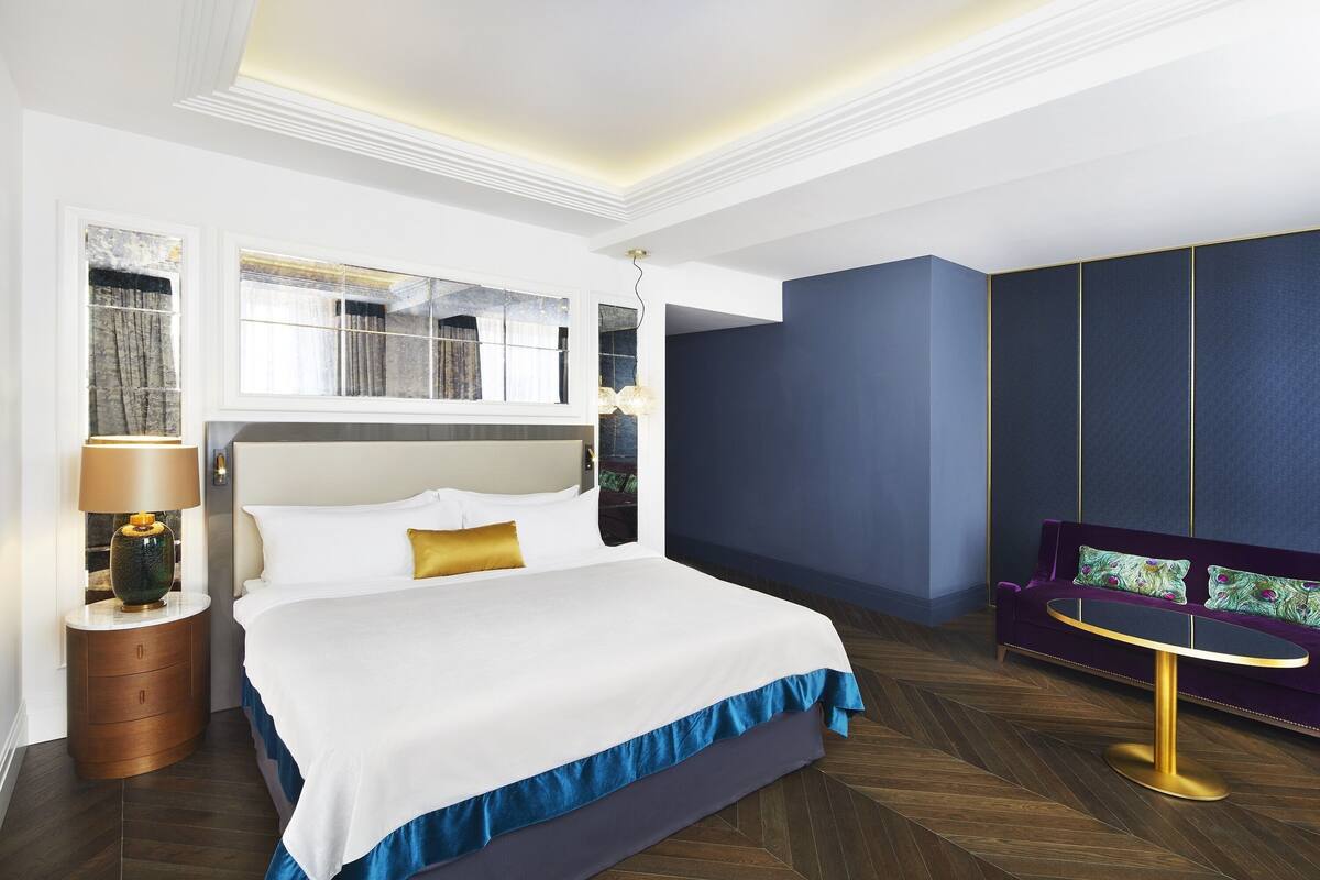 Hochwertige Bettwaren, Minibar, Zimmersafe, Schreibtisch