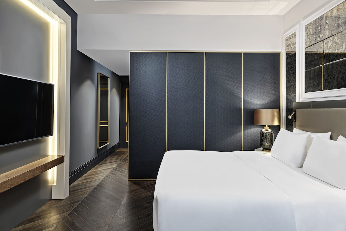 1 sovrum, sängtillbehör av högsta kvalitet och minibar