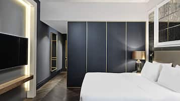 Premium bedding, minibar, in-room safe, desk