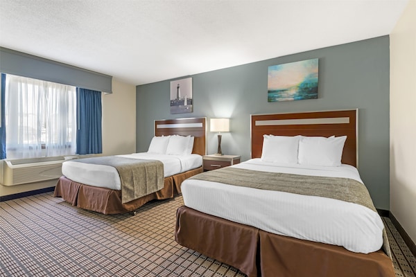 Setrika/meja setrika, Wi-Fi, dan seprai linen