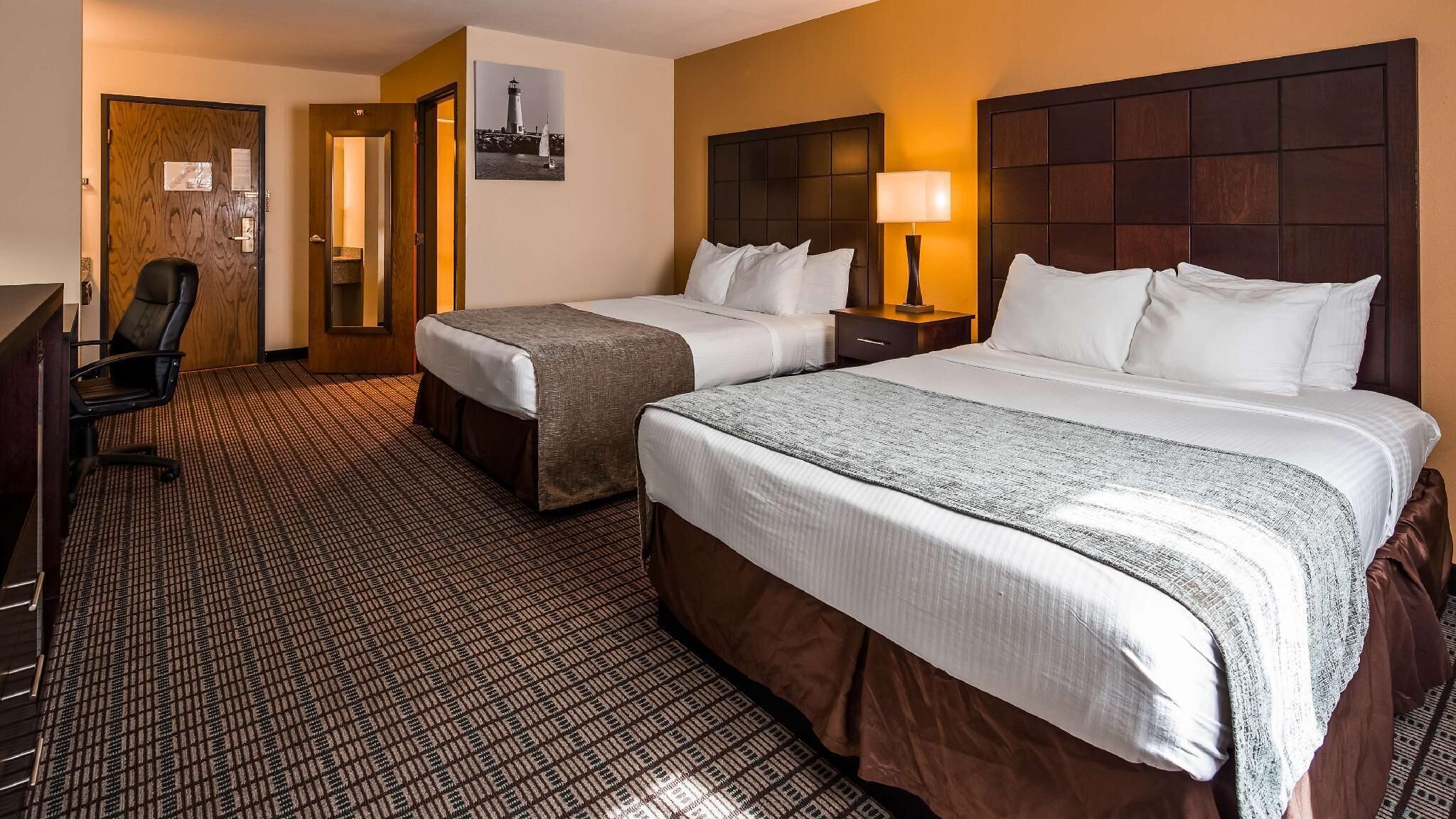 مكواة/لوح كي وواي فاي وملاءات أسرّة