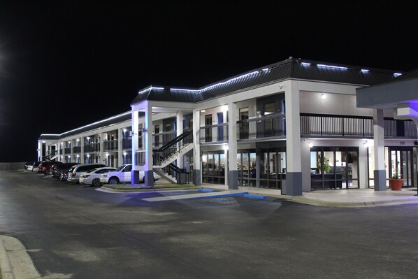 Front of property - Days Inn by Wyndham Marianna (Marianna)