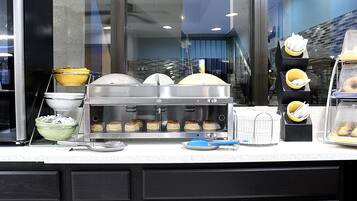 Desayuno de autoservicio incluido todos los días