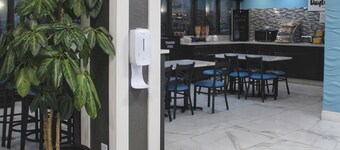 Days Inn by Wyndham Marianna