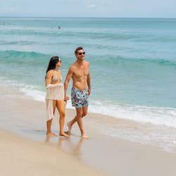 Spiaggia privata, sabbia bianca, lettini da mare, ombrelloni