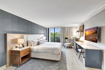 Frette Italian sheets, premium bedding, down comforters, pillowtop beds at Tideline Palm Beach Ocean Resort and Spa