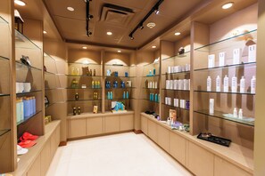 Couples treatment room(s), body treatments, hot stone massages