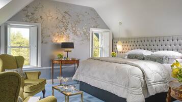 Pillowtop beds, individually decorated, desk, free WiFi