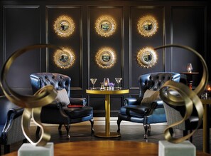Champagne bar, garden views
