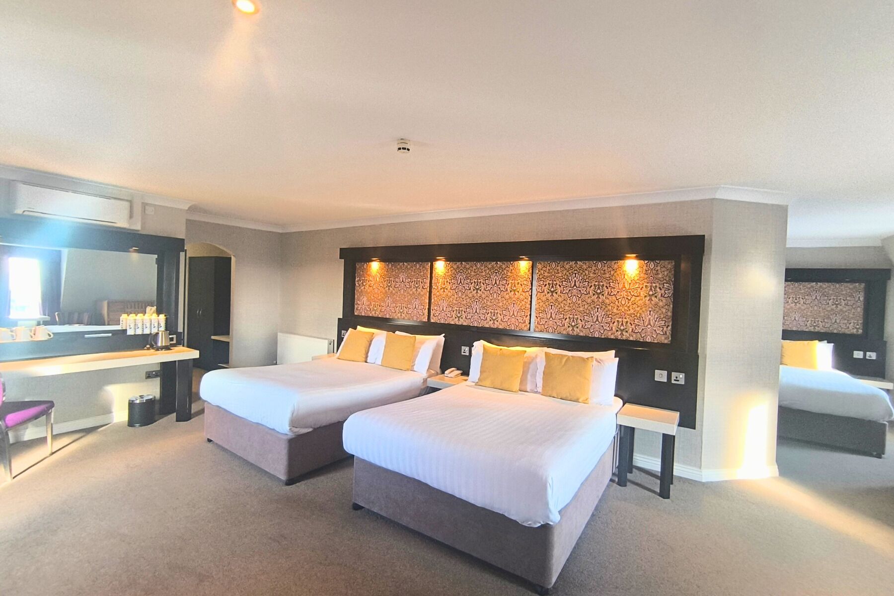 Photo - Flannery's Hotel