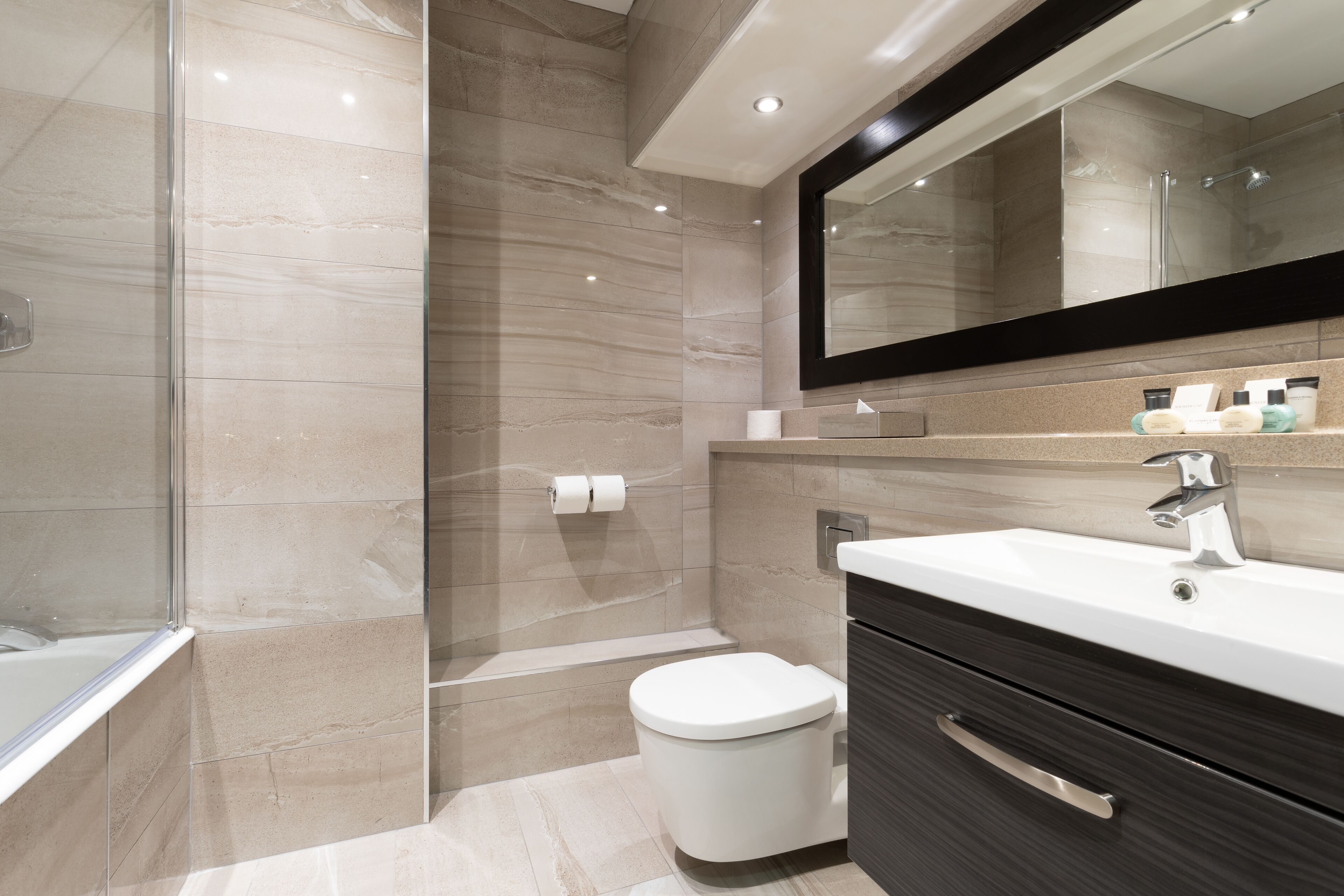 Photo - Flannery's Hotel