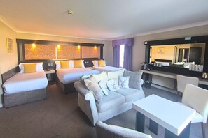 Deluxe Family Suite -Double Bed & 3 Single Beds | In-room safe, desk, iron/ironing board, free WiFi - Flannery's Hotel Galway (Galway)