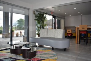 Lobby - Quality Inn Calhoun North I-75 (Calhoun)