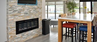 Quality Inn Calhoun North I-75