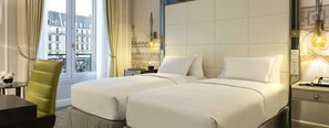 Deluxe Twin Room | Minibar, in-room safe, soundproofing, free WiFi