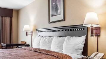 Habitación, 1 cama de matrimonio grande, accesible para personas con discapacidad, no fumadores | Tabla de planchar con plancha, wifi gratis, despertador y ropa de cama