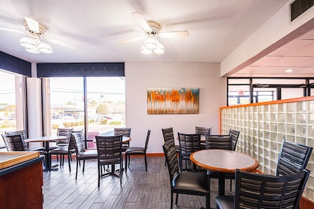 Desayuno buffet incluido. Quality Inn Dillon